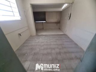 ALUGA-SE CASA NA RUA RAFAEL DE AGUIAR