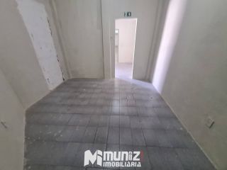 ALUGA-SE CASA NA RUA RAFAEL DE AGUIAR