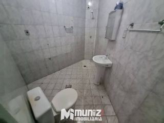 ALUGA-SE CASA NA RUA RAFAEL DE AGUIAR