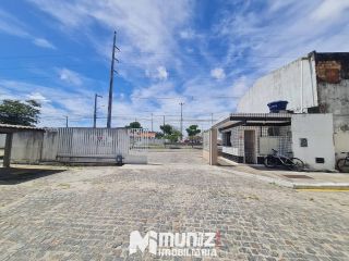 ALUGA-SE APT NO 18 DO FORTE