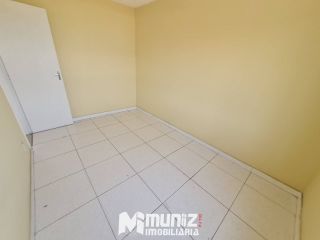 ALUGA-SE APT NO 18 DO FORTE