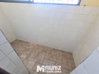 ALUGA-SE APT NO 18 DO FORTE