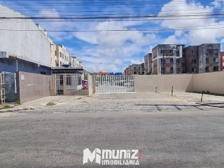 ALUGA-SE APT NO 18 DO FORTE