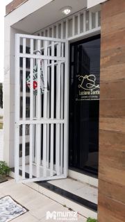 VENDE-SE CASA COM PONTO COMERCIAL - JABOTIANA