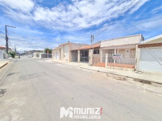 CASA NA RUA SENHOR DOS PASSOS