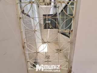 CASA NA RUA SENHOR DOS PASSOS