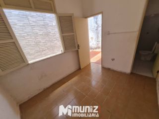 CASA NA RUA SENHOR DOS PASSOS