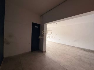 Ponto comercial com 95 m² na Avenida Presidente Getúlio Vargas por R$ 3.500,00