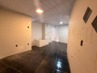 Ponto comercial com 95 m² na Avenida Presidente Getúlio Vargas por R$ 3.500,00