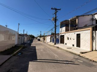 Casa ampla com 4 quartos no Salvador Lyra