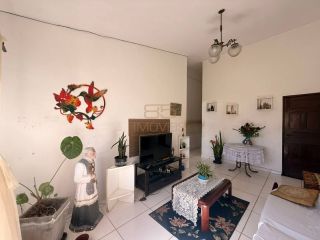 Casa ampla com 4 quartos no Salvador Lyra