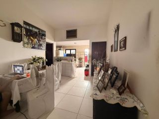 Casa ampla com 4 quartos no Salvador Lyra