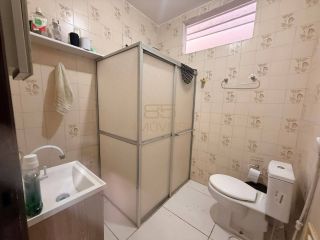 Casa ampla com 4 quartos no Salvador Lyra