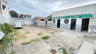 Espaço comercial com salas e auditório no Poço