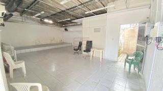 Espaço comercial com salas e auditório no Poço