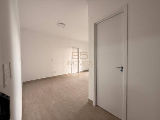 Apartamento para aluguel com 3 quartos, sendo 1 suíte.