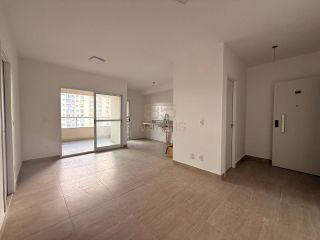 Apartamento para aluguel com 3 quartos, sendo 1 suíte.