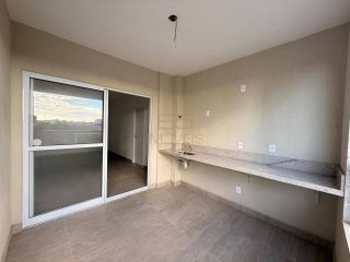 Apartamento para aluguel com 3 quartos, sendo 1 suíte.