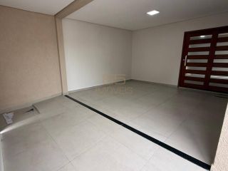Casa com três quartos sendo duas suítes