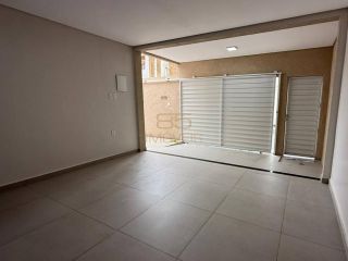 Casa com três quartos sendo duas suítes