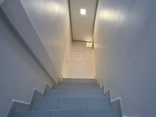 Casa com três quartos sendo duas suítes