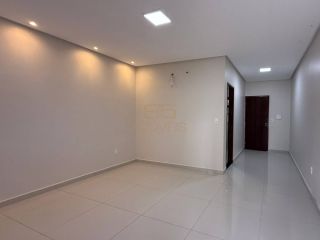 Casa com três quartos sendo duas suítes