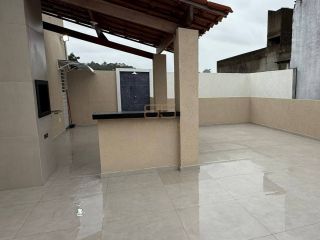 Casa com três quartos sendo duas suítes