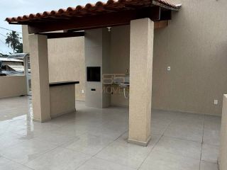 Casa com três quartos sendo duas suítes