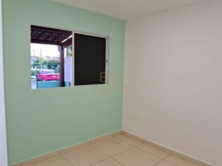 Casa reformada à venda no Condomínio Jardim dos Lírios
