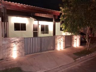Casa reformada à venda no Condomínio Jardim dos Lírios