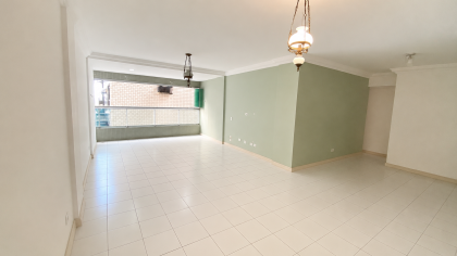Apartamento amplo à venda a 80 metros da Orla de Ponta Verde | 138,72 m²