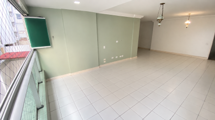 Apartamento amplo à venda a 80 metros da Orla de Ponta Verde | 138,72 m²