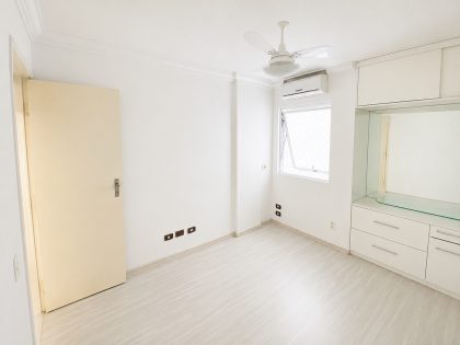 Apartamento amplo à venda a 80 metros da Orla de Ponta Verde | 138,72 m²
