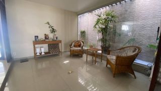 Casa para Alugar na Gruta de Lourdes com 4 Quartos, 2 Suítes e 330 m²