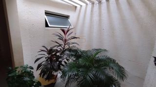 Casa Nascente na Jatiúca com 200 m² | Excelente Potencial de Valorização