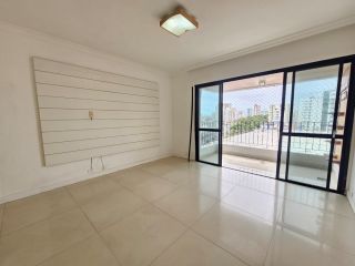 Apartamento no bairro PITUBA