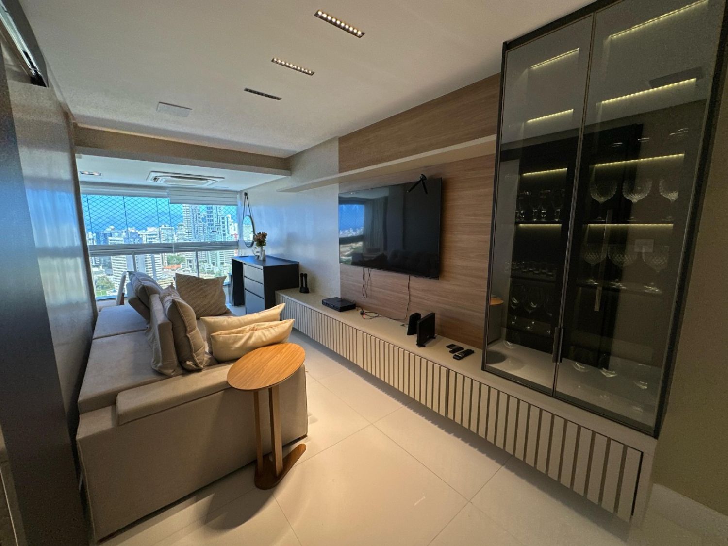 Apartamento no bairro CAMINHO DAS ÁRVORES 