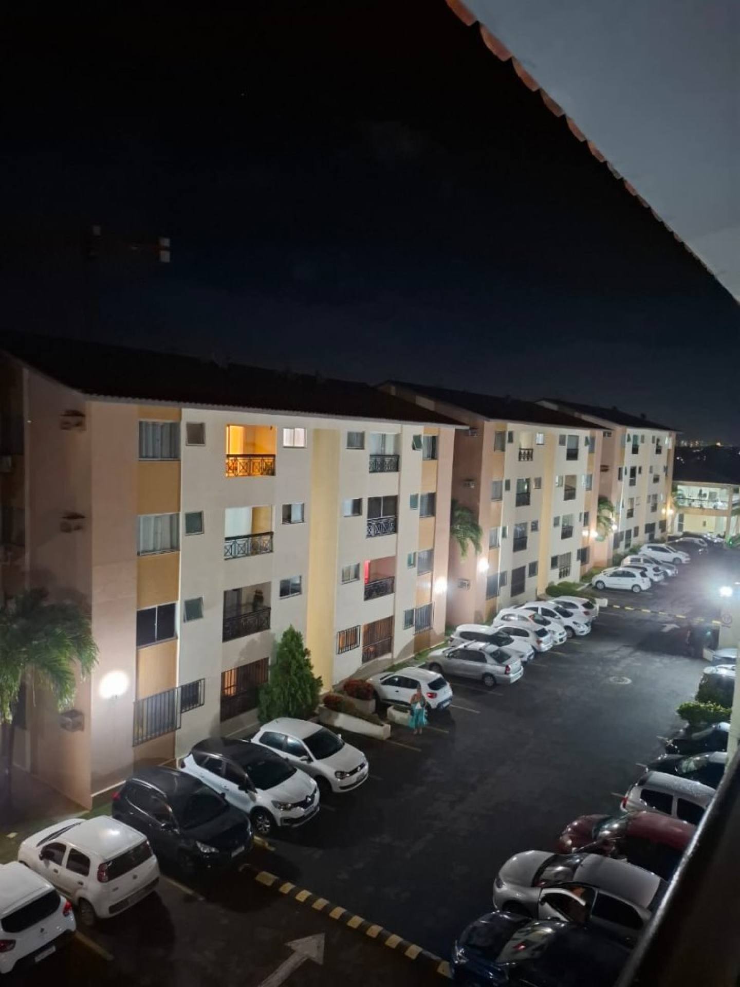 2/4 nascente com varanda no condominio parque milênio com infraestrutura, 2 andar de escada