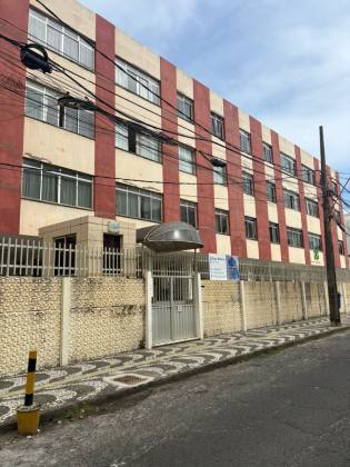 Apartamento Para Vender com 2 quartos 1 suítes no bairro Costa Azul em Salvador