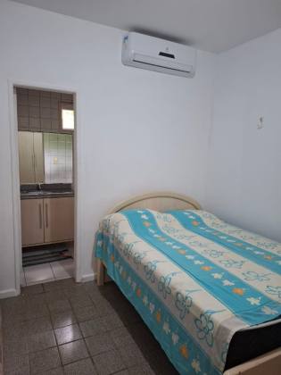 Casa de Condomínio Para Vender com 4 quartos 4 suítes no bairro Guarajuba em Camaçari