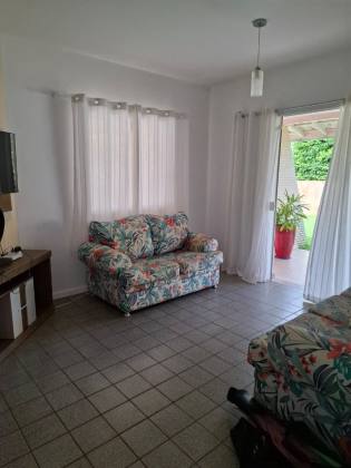 Casa de Condomínio Para Vender com 4 quartos 4 suítes no bairro Guarajuba em Camaçari