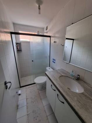 Casa de Condomínio Para Vender com 4 quartos 4 suítes no bairro Guarajuba em Camaçari