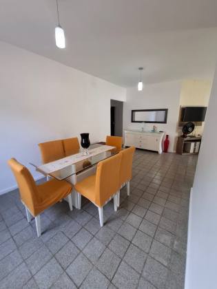 Casa de Condomínio Para Vender com 4 quartos 4 suítes no bairro Guarajuba em Camaçari
