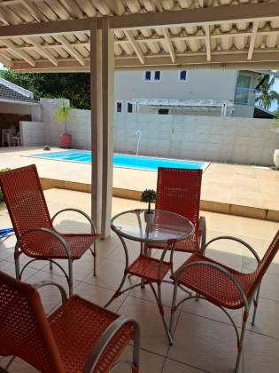 Casa de Condomínio Para Vender com 4 quartos 4 suítes no bairro Guarajuba em Camaçari