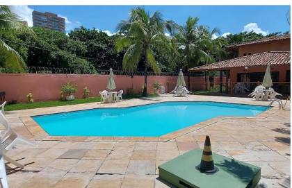 Casa Para Vender com 3 quartos 1 suítes no bairro Patamares em Salvador