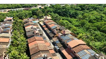 Casa Para Vender com 3 quartos 1 suítes no bairro Patamares em Salvador