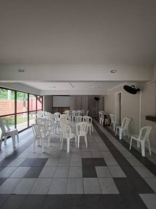 Casa Para Vender com 3 quartos 1 suítes no bairro Patamares em Salvador