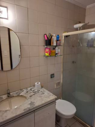 Casa Para Vender com 3 quartos 1 suítes no bairro Patamares em Salvador