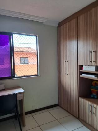 Casa Para Vender com 3 quartos 1 suítes no bairro Patamares em Salvador
