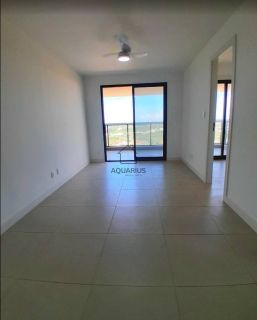 Quarto e sala com super varanda e vista mar